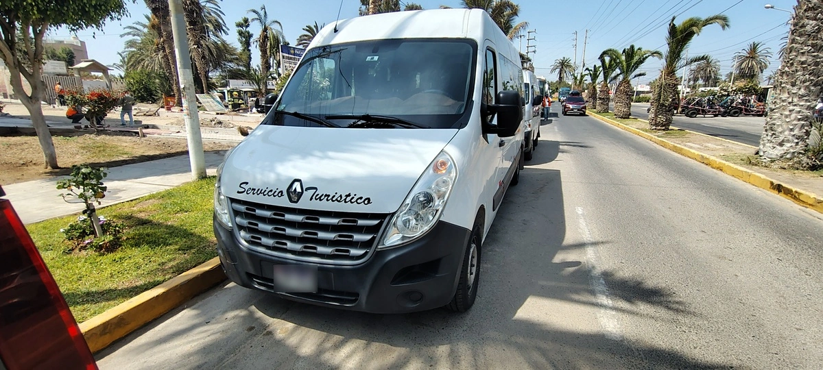 Buses y sprinters privados de turismo de Nairi Tours